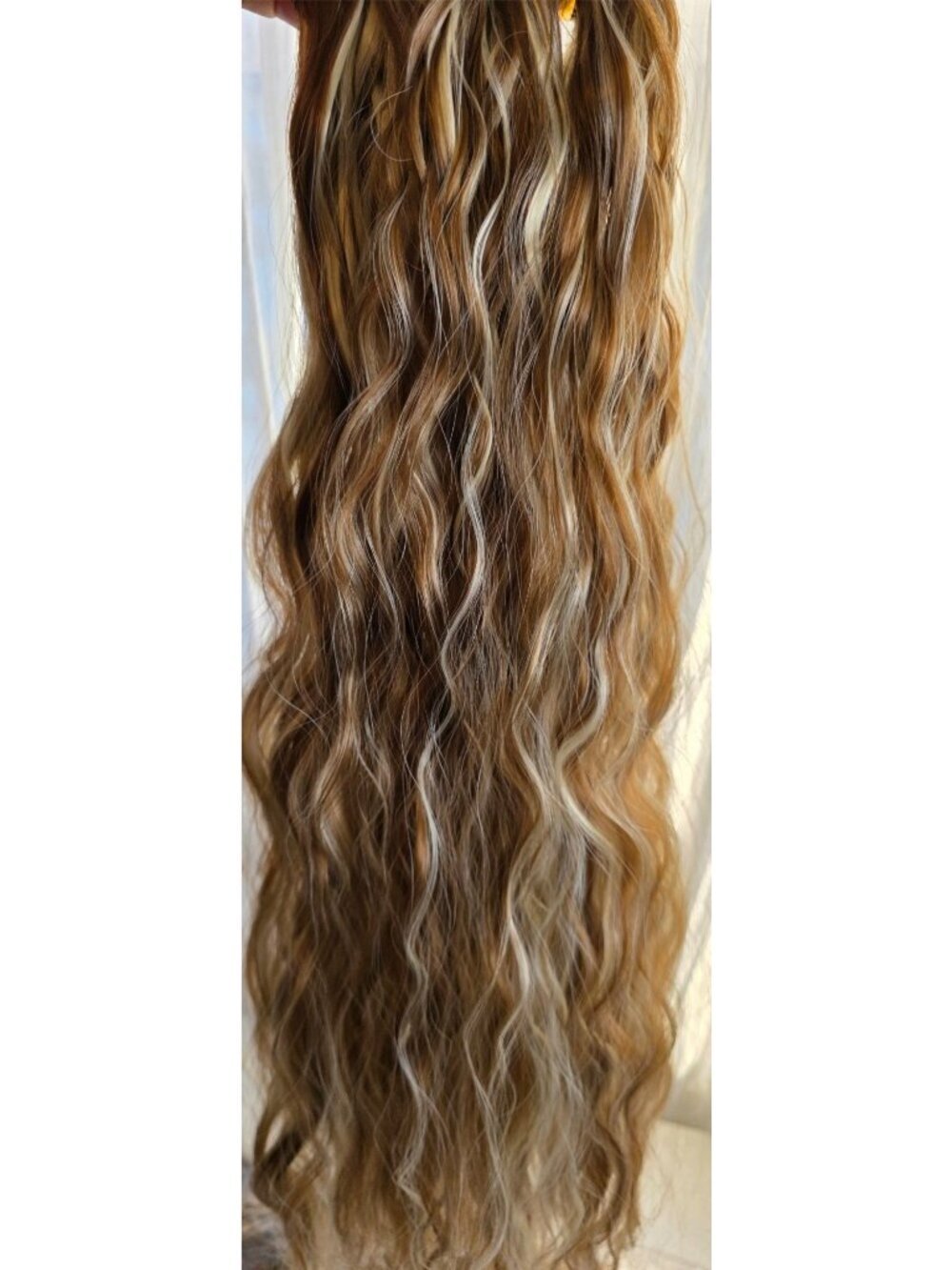 Reecho 20" Brown with Blonde Highlights Wavy/Curly 4-piece Hair Extensions